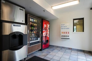Vending machine - Motel 6 Gaithersburg, DC - Washington (Gaithersburg)