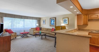 Holiday Inn Charlottesville-Monticello by IHG