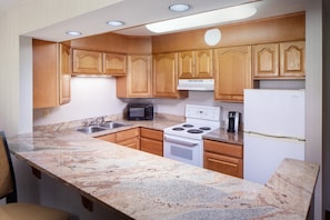 Suite, 1 Bedroom | Premium bedding, down duvets, Tempur-Pedic beds, desk