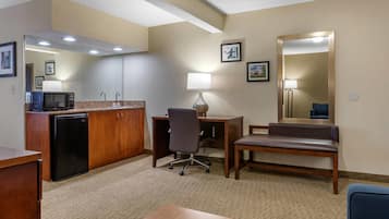Suite, 1 King Bed with Sofa bed, Non Smoking | Desk, laptop workspace, blackout drapes, soundproofing