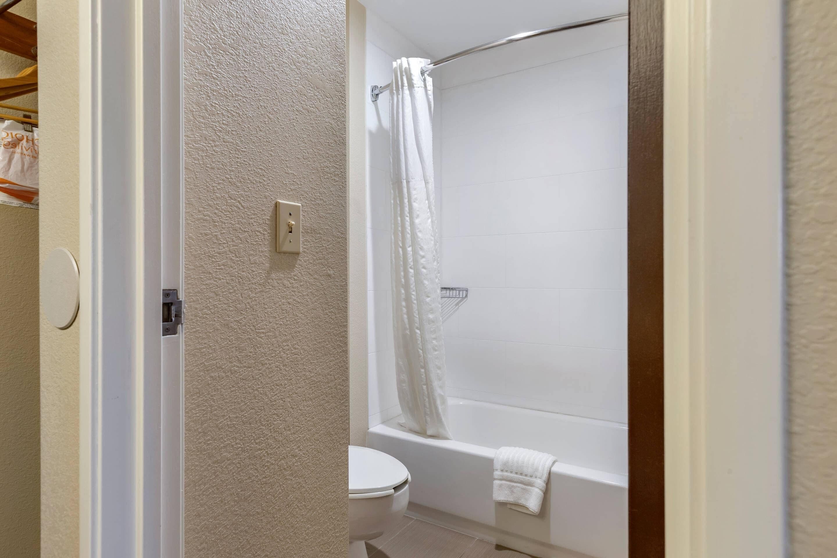Standard Room, 2 Double Beds, Non Smoking | Desk, laptop workspace, blackout drapes, soundproofing