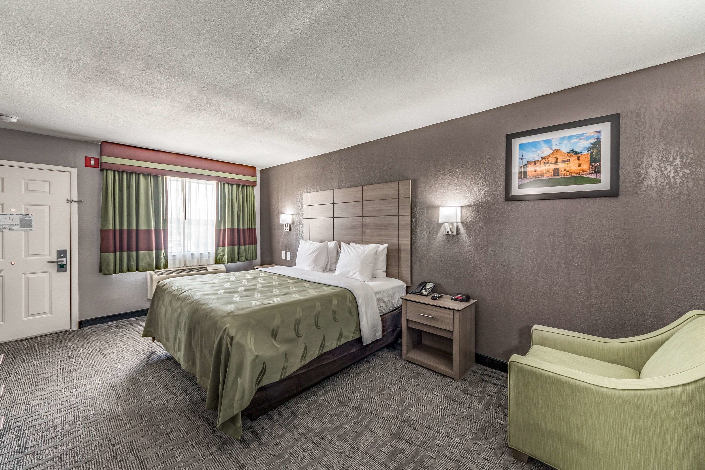 Foto - Quality Inn I-10 East near Frost Bank Center