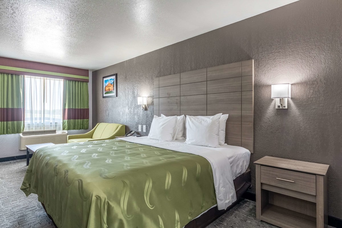 Premium bedding, down comforters, pillowtop beds, in-room safe