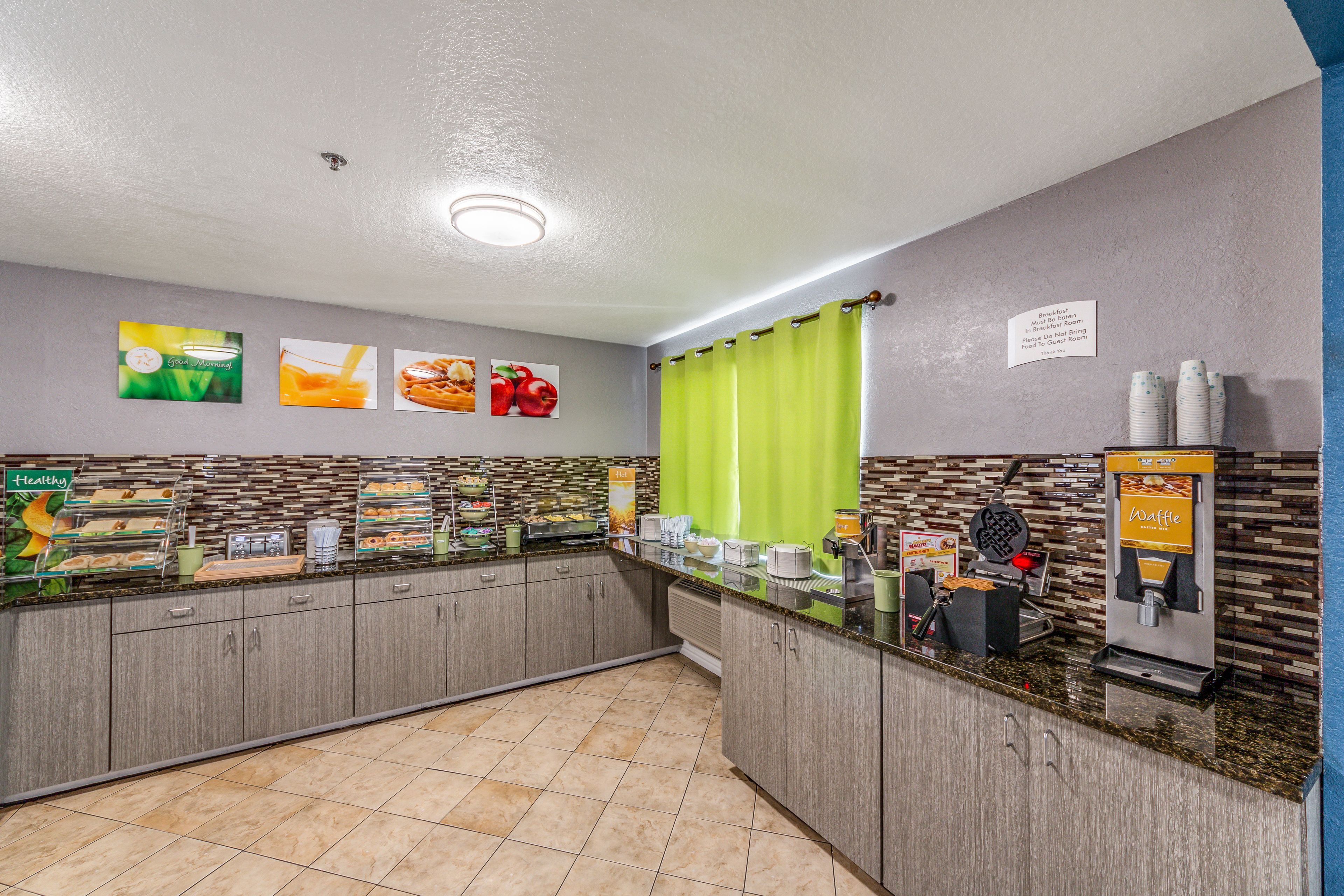 Foto - Quality Inn I-10 East near Frost Bank Center