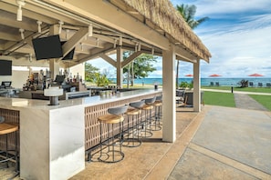 6 restaurants, breakfast, lunch, dinner served; Fusion cuisine