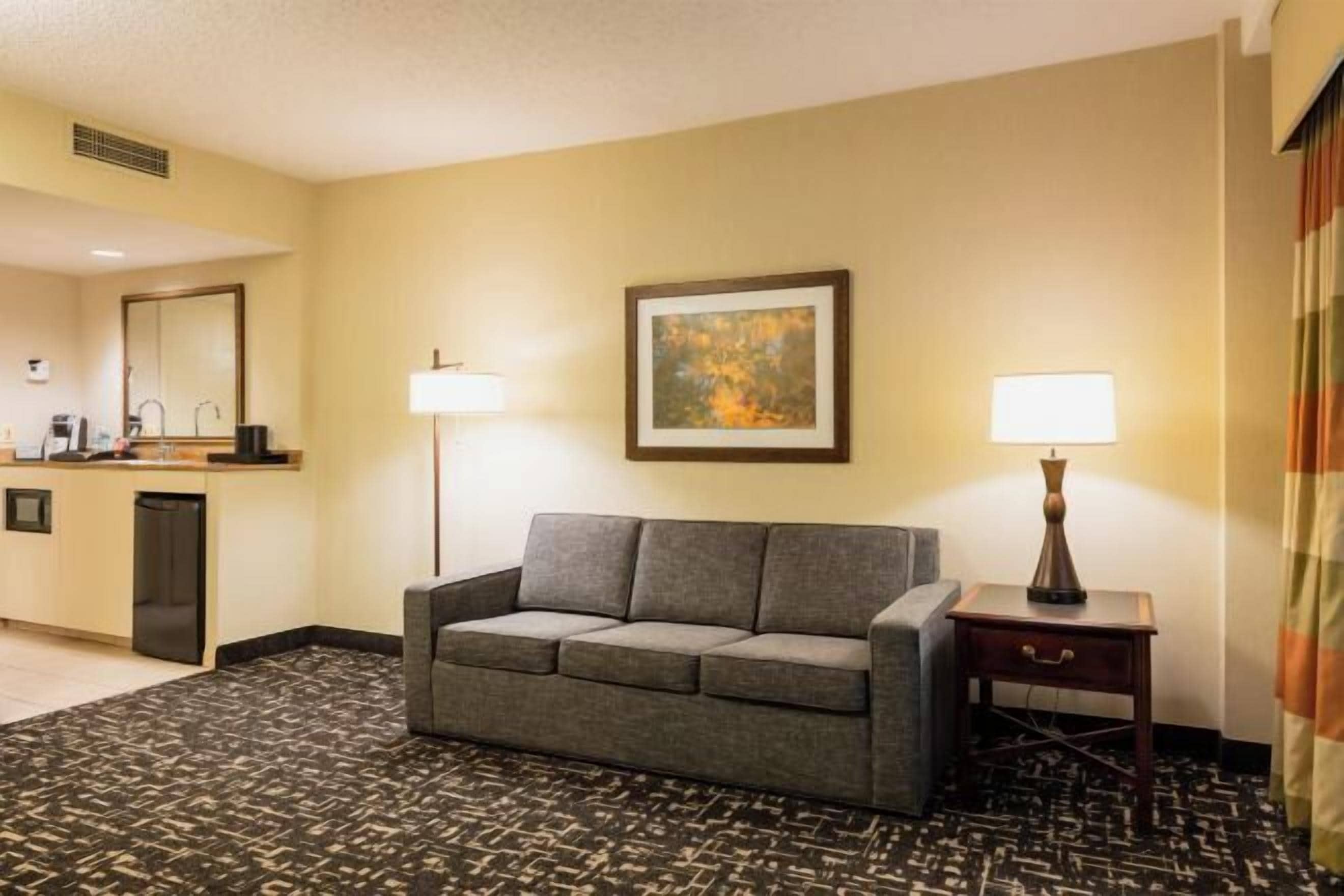 Living area | 42-inch flat-screen TV with cable channels, TV