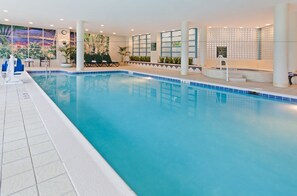 Indoor pool - Embassy Suites by Hilton Parsippany (Parsippany)
