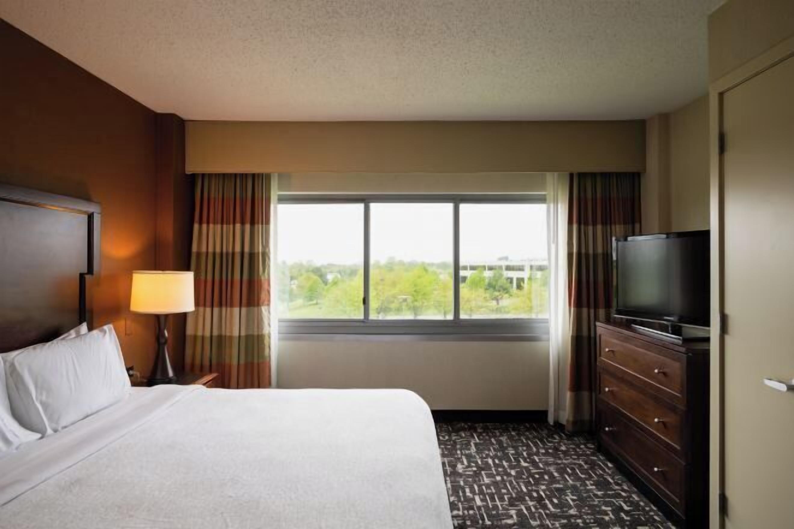 1 bedroom, in-room safe, desk, blackout drapes