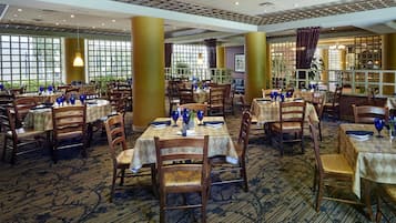 Desayuno bufé gratuito y diario