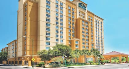 La Quinta Inn & Suites by Wyndham San Antonio Riverwalk
