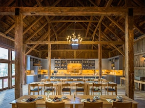 4 restaurants, breakfast, lunch, dinner served; American cuisine