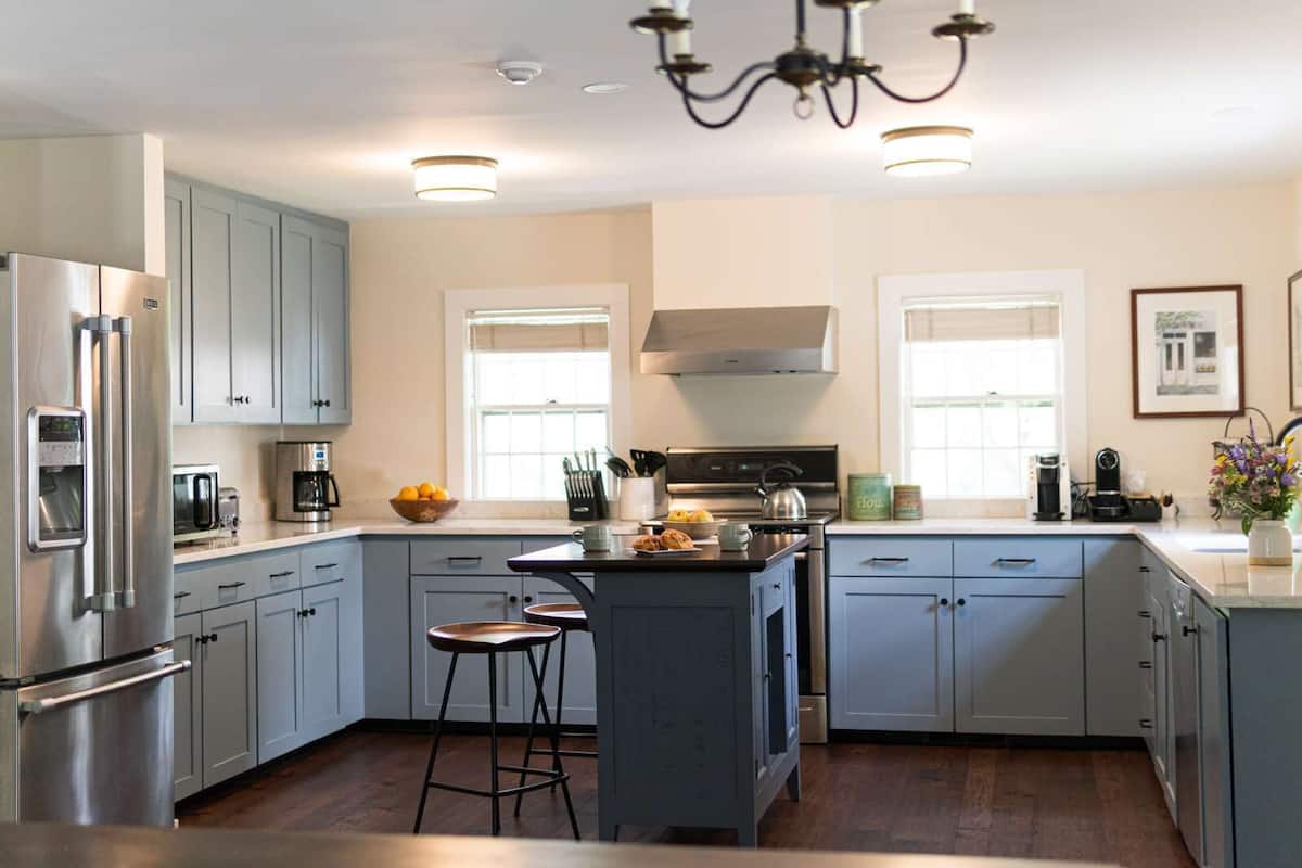 house (morgan) | private kitchenette | fridge, espresso maker, coffee/tea maker