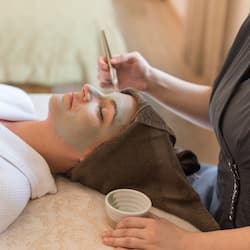 Sauna, hot tub, steam room, body treatments, aromatherapy