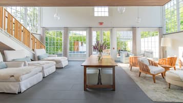 Sauna, spa, bain de vapeur, soins du corps, aromathérapie