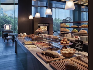 Daily buffet breakfast for a fee