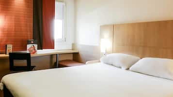 Standard Double Room, 1 Double Bed | Premium bedding, desk, soundproofing, iron/ironing board