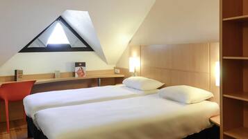 Standard Room, 2 Single Beds | Premium bedding, desk, soundproofing, iron/ironing board