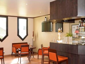 Bar (in der Unterkunft)