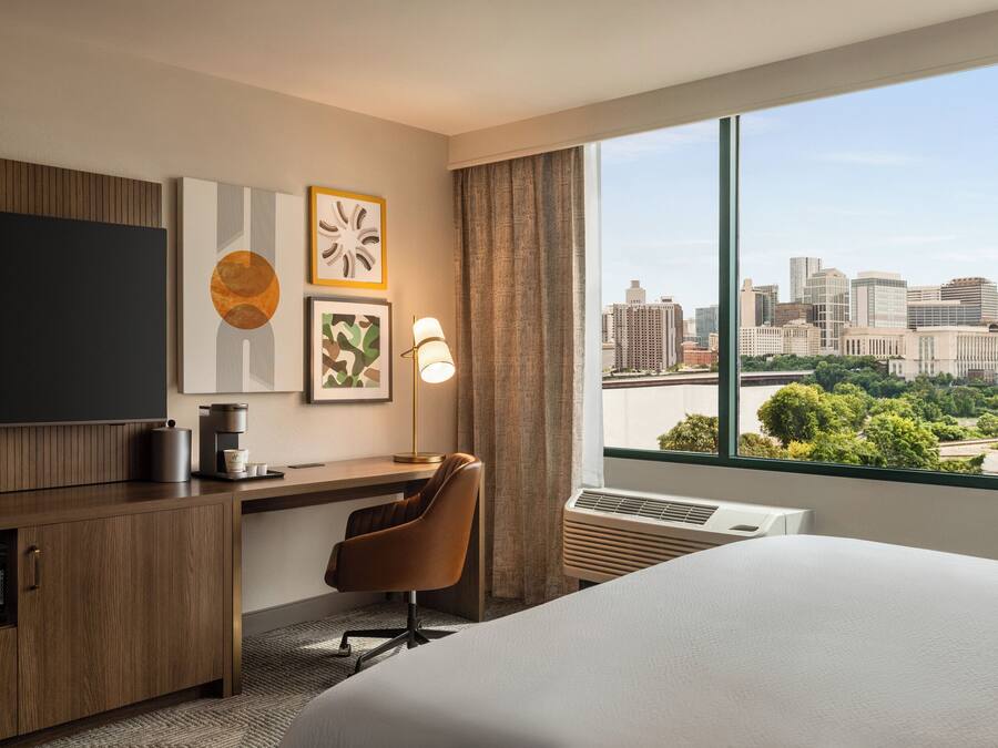 Caja de seguridad en la habitación y escritorio