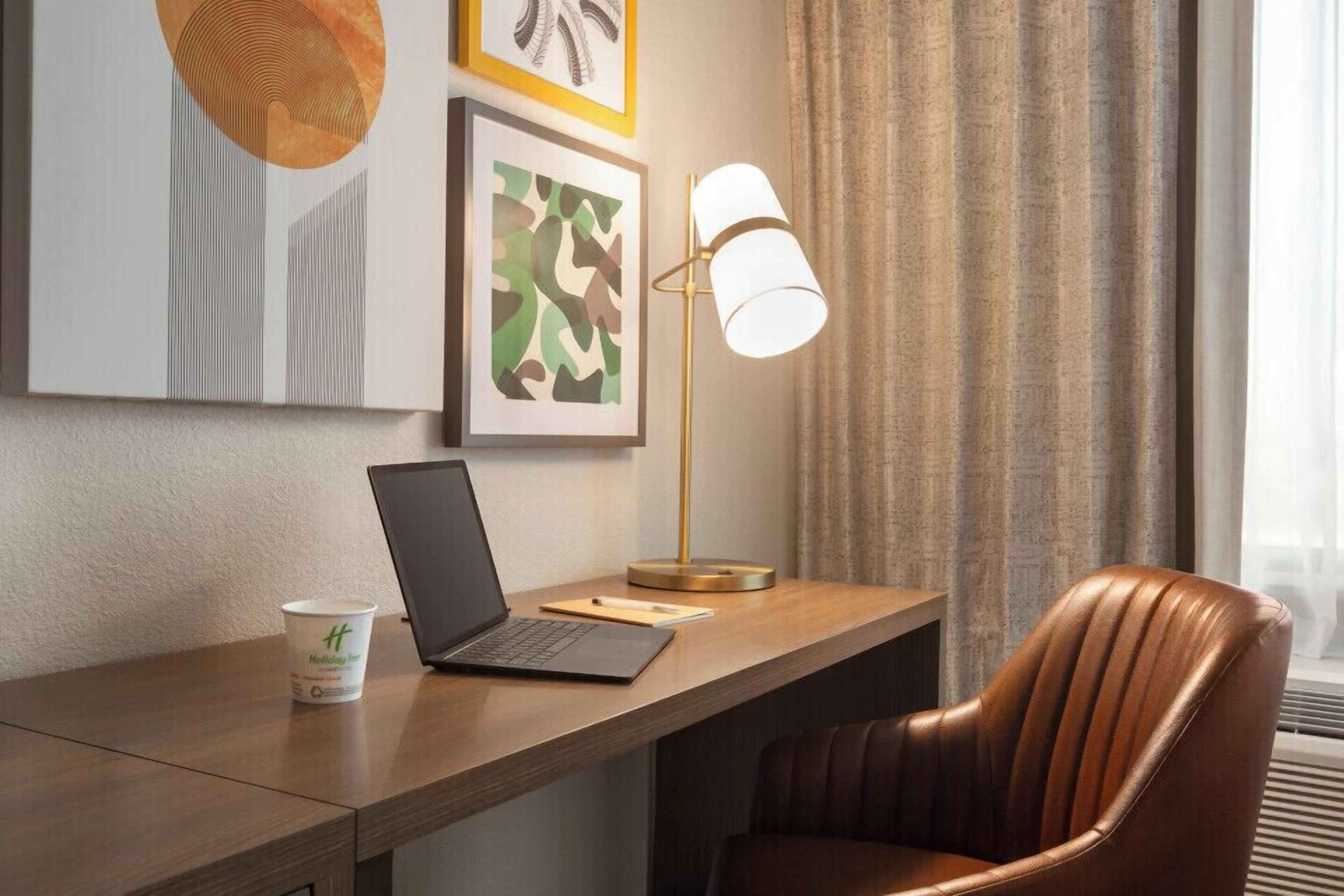 40-inch flat-screen tv with cable channels, tv