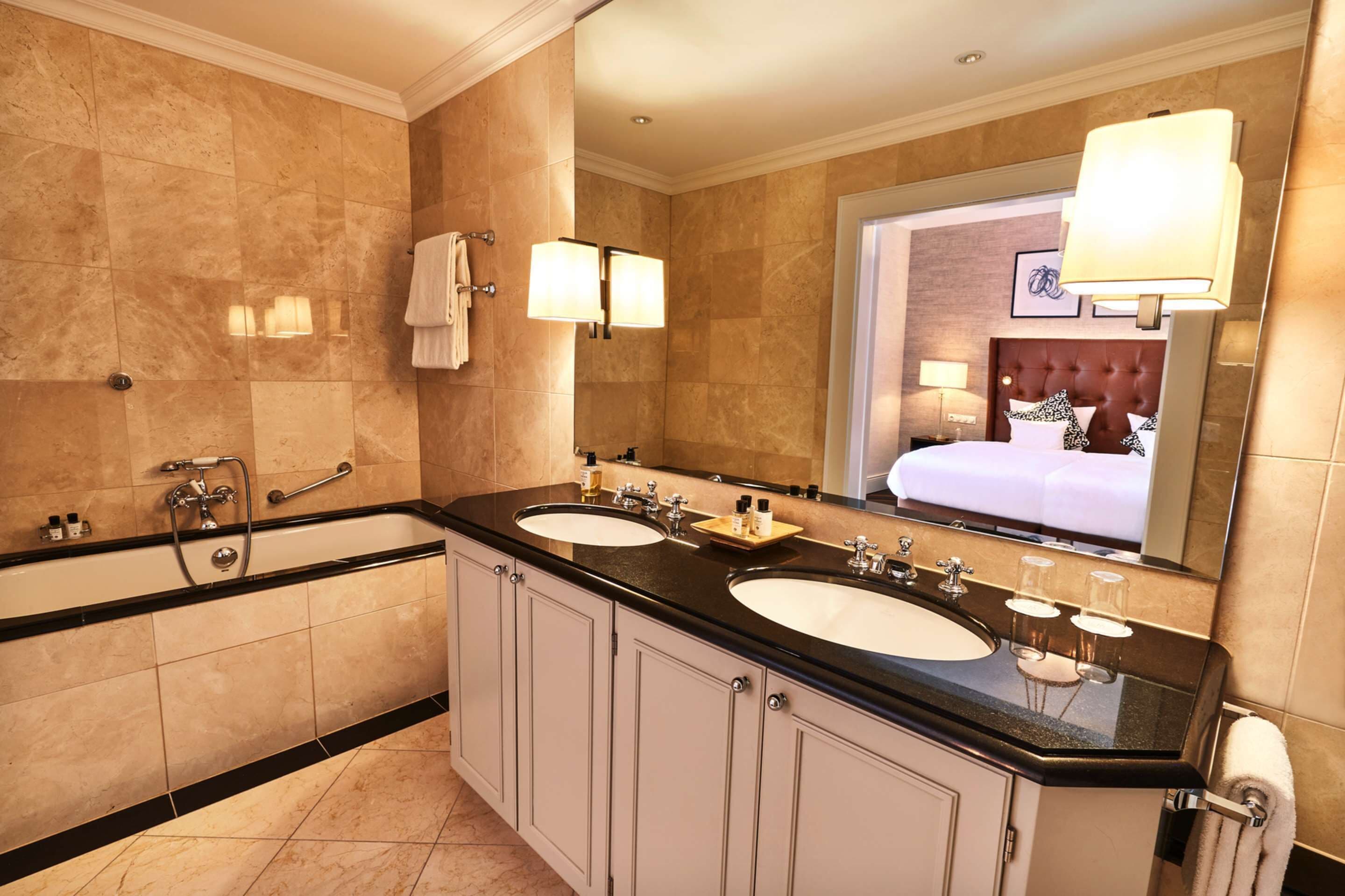 deluxe suite | hypo-allergenic bedding, minibar, in-room safe, desk