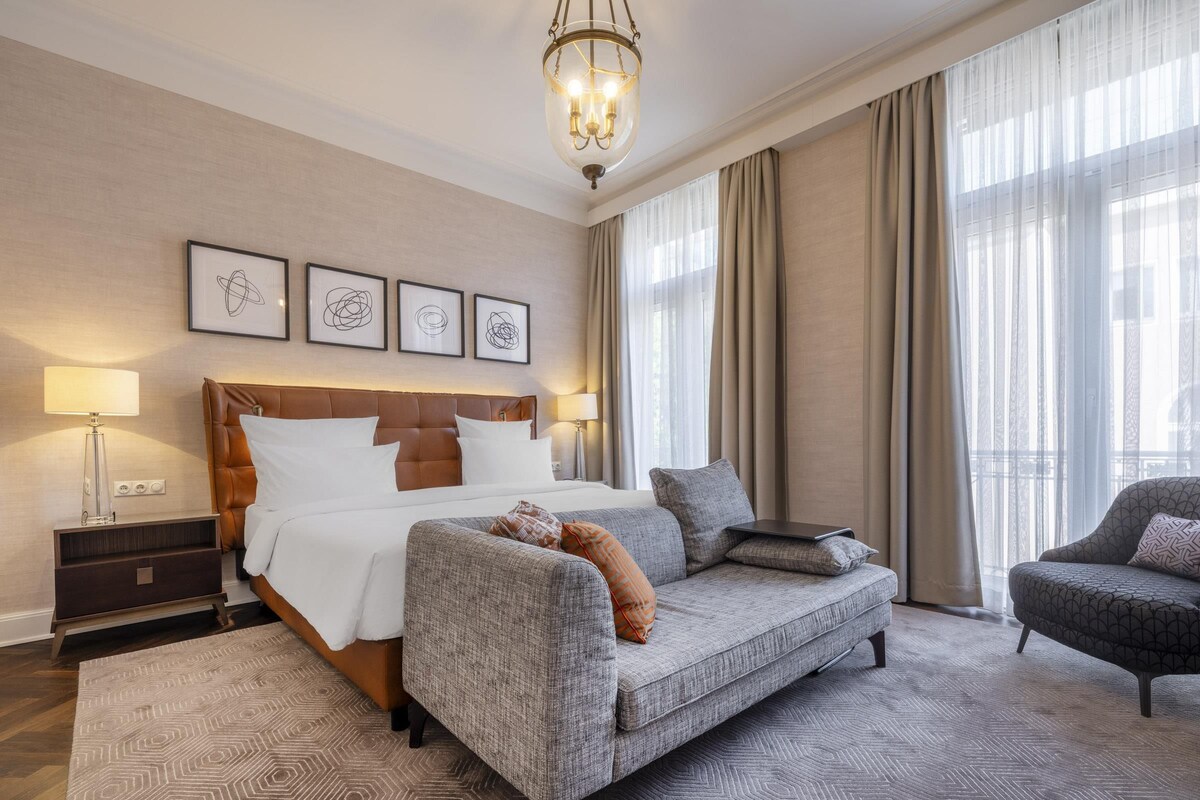 Suite Deluxe | Ropa de cama hipoalergénica y minibar 