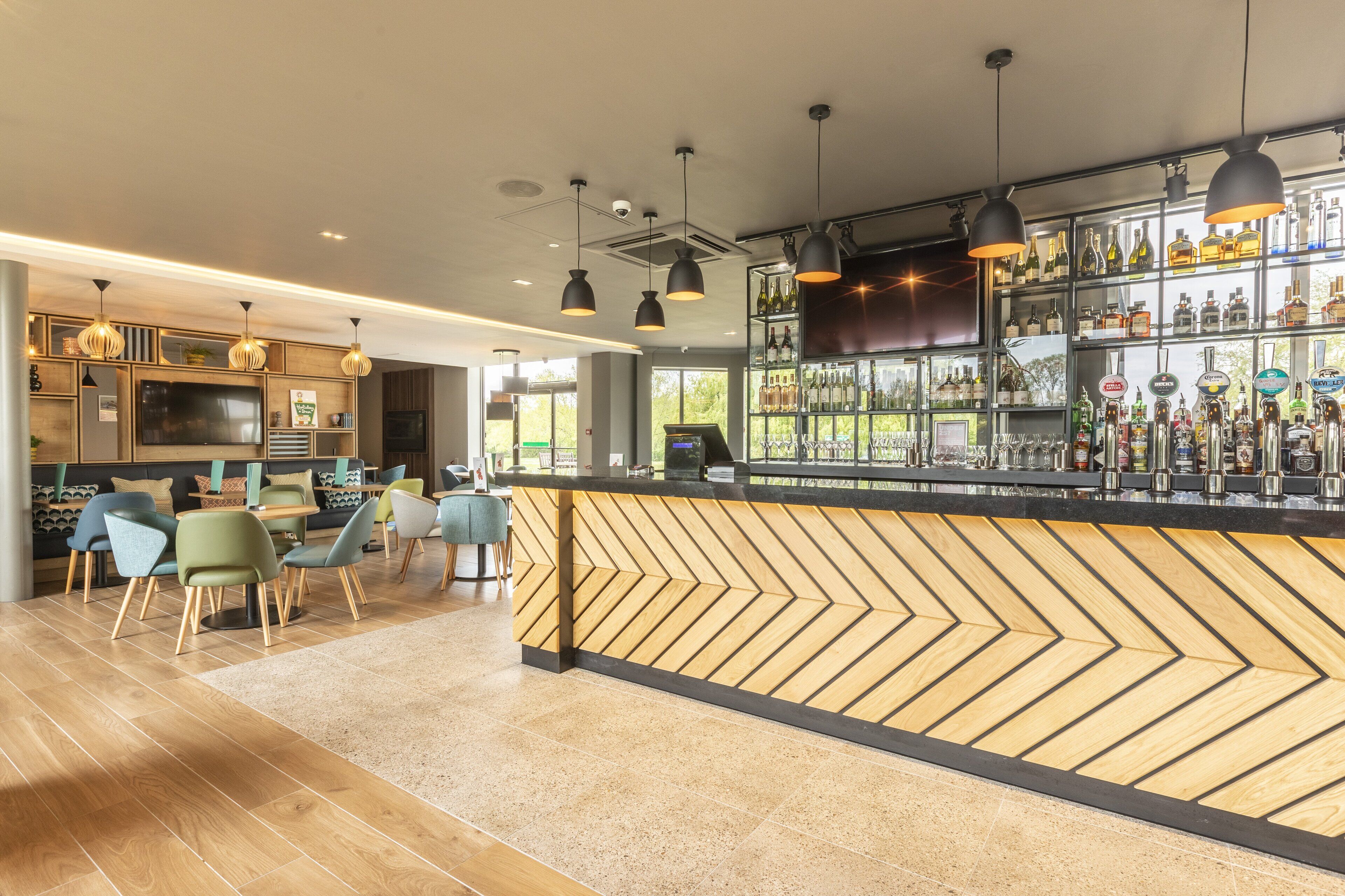 Photo - Holiday Inn Basildon by IHG