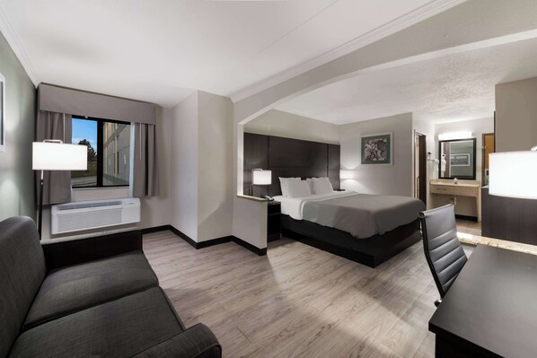 Standard Room, 1 King Bed, Non Smoking (Upgraded Room) | Premium bedding, in-room safe, desk, iron/ironing board