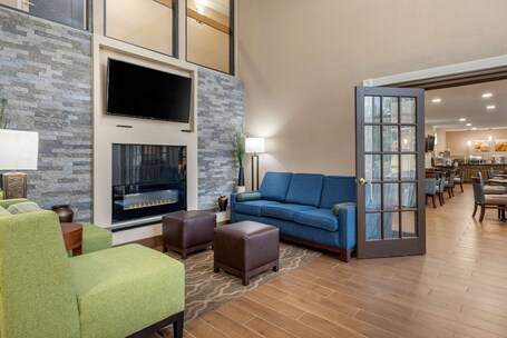 Comfort Inn South - Image 1