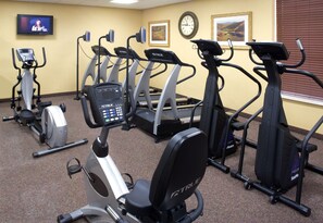 Fitness facility - Radisson Hotel Cedar Rapids (Cedar Rapids)