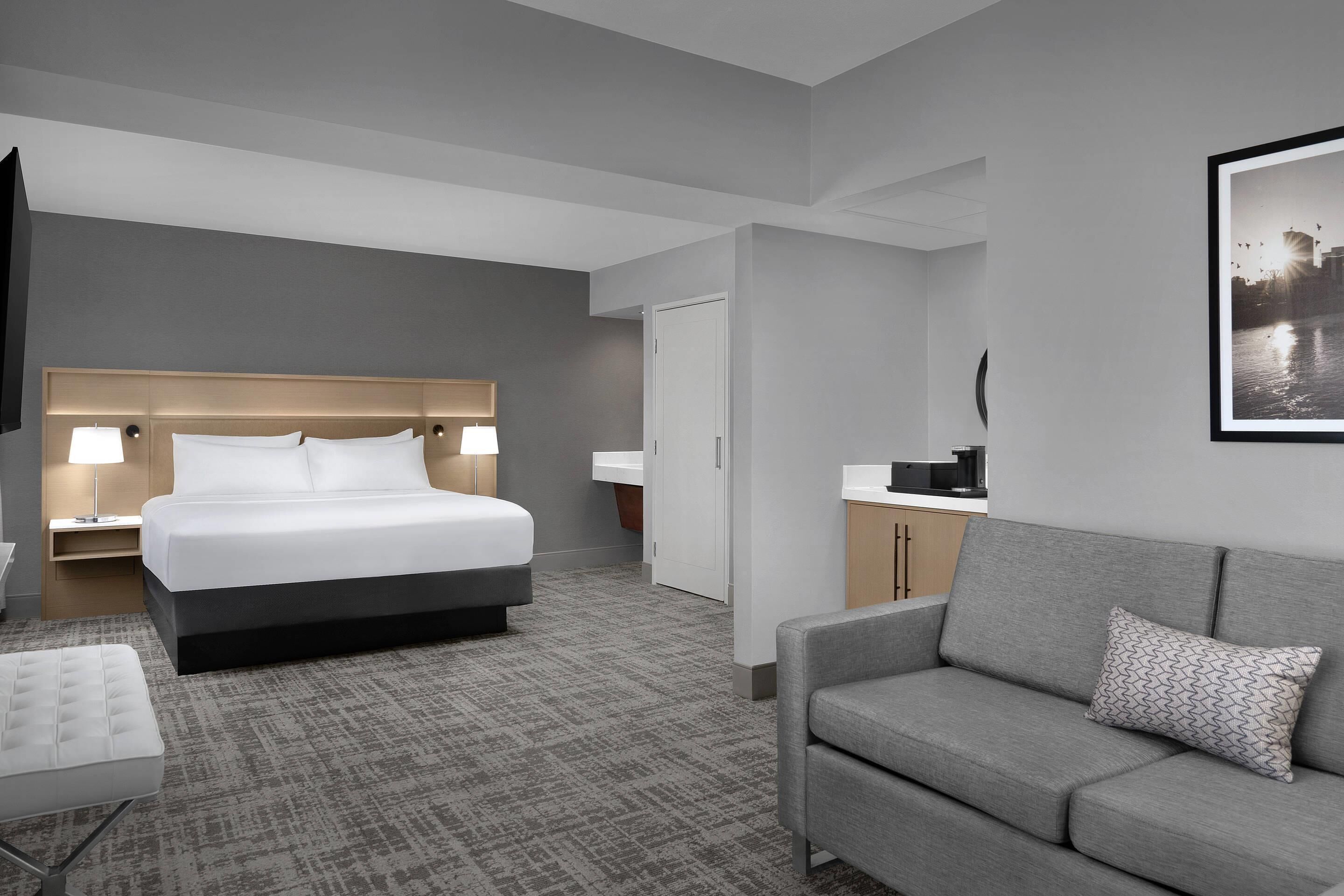 Suite, 1 King Bed, Accessible, Non Smoking | Premium bedding, desk, laptop workspace, iron/ironing board