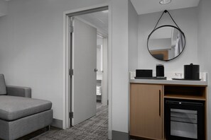 Suite, 1 Bedroom | Premium bedding, desk, laptop workspace, iron/ironing board - Radisson Hotel Cedar Rapids (Cedar Rapids)