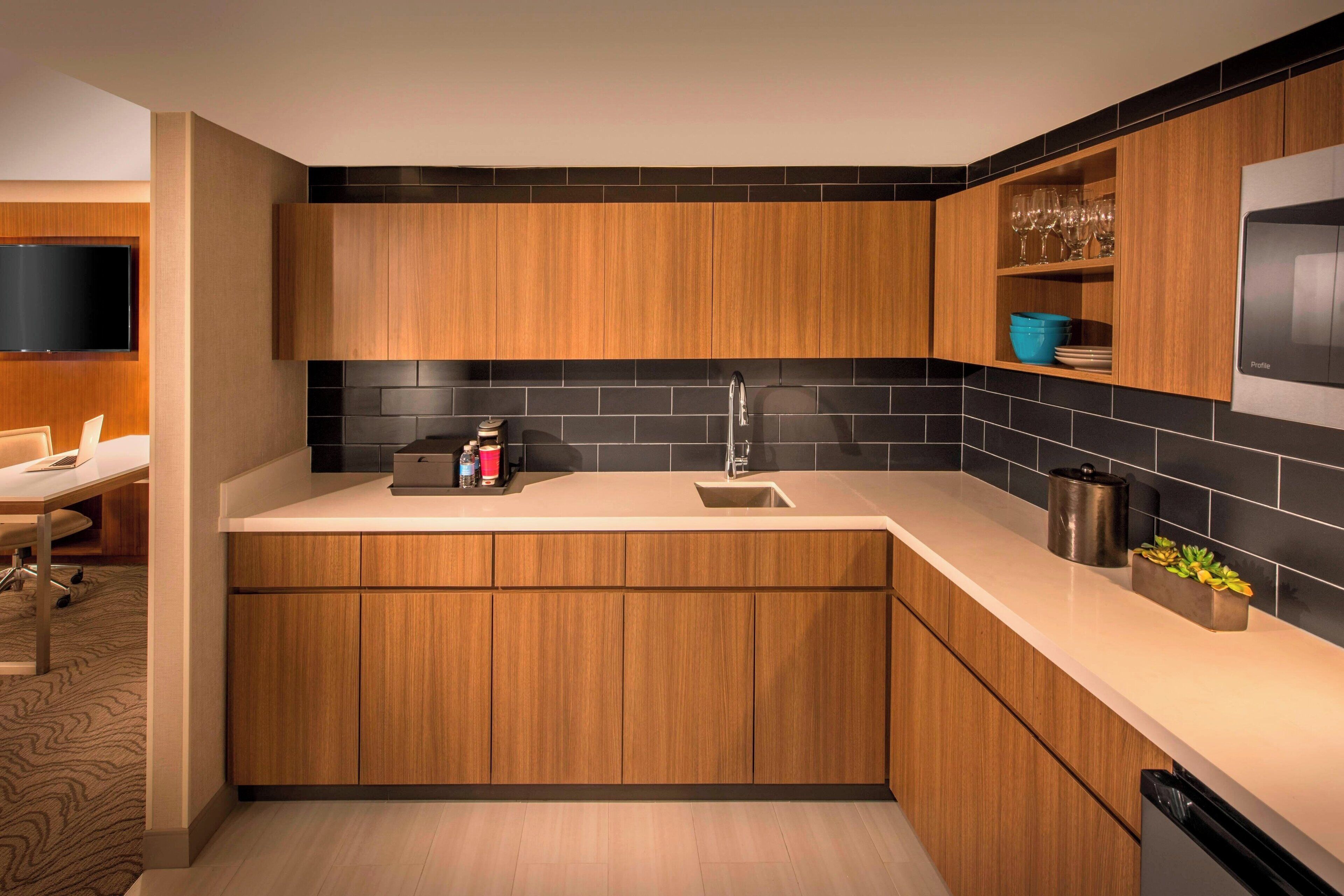 studio suite, 1 king bed with sofa bed | private kitchen | coffee/tea maker