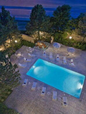 Indoor pool, seasonal outdoor pool