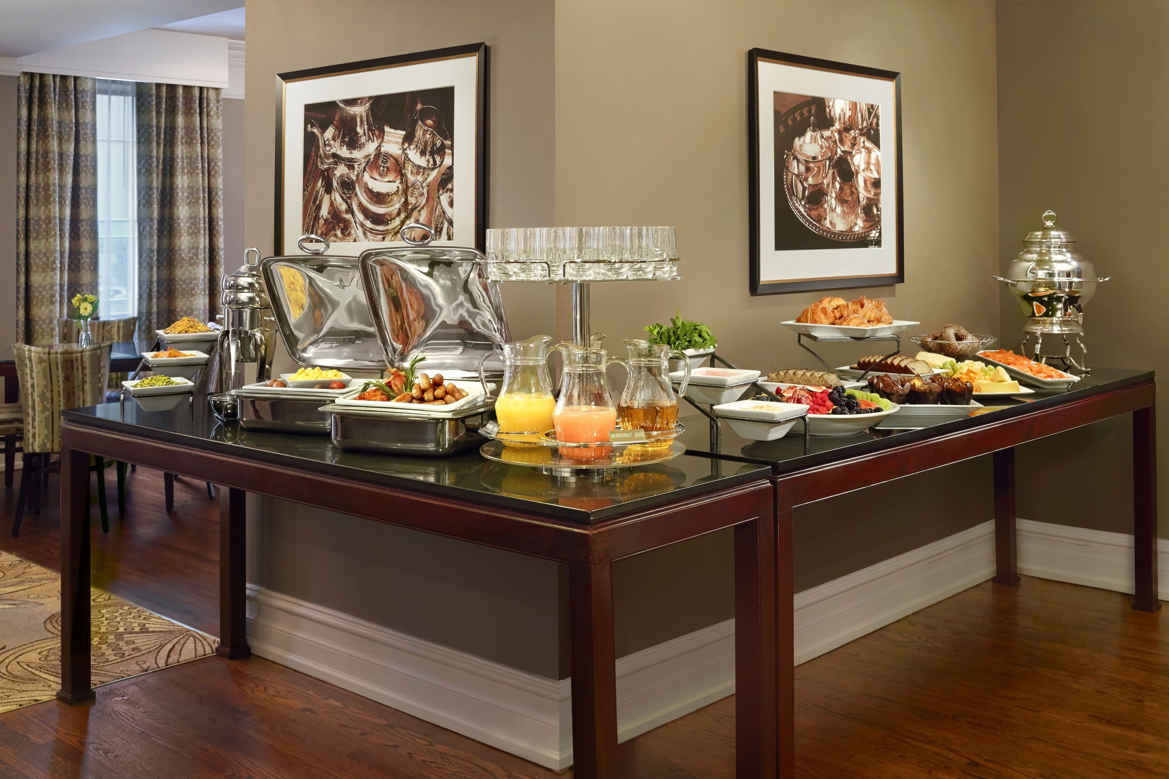 Daily full breakfast (CAD 35 per person)