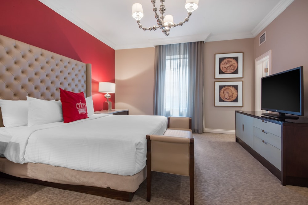 The Omni King Edward Hotel by null