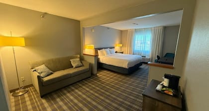 AmericInn by Wyndham Minot