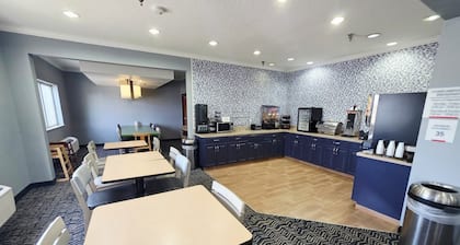 AmericInn by Wyndham Minot