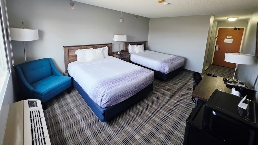 AmericInn by Wyndham Minot
