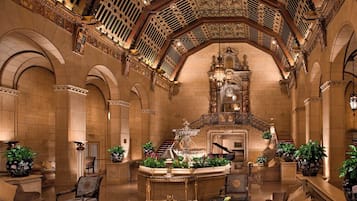 4 restaurants, breakfast served