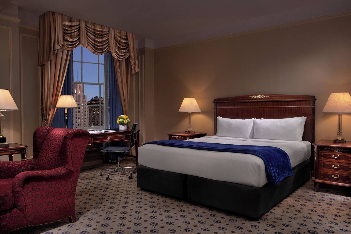 Club Room, 1 Katil Raja (King) | Peralatan tempat tidur hipoalergenik, gebar bulu kapas 