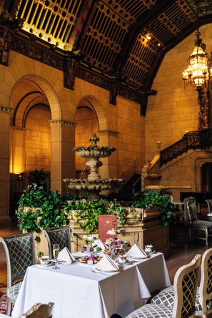 4 restaurants, breakfast served - The Biltmore Los Angeles (Los Angeles)