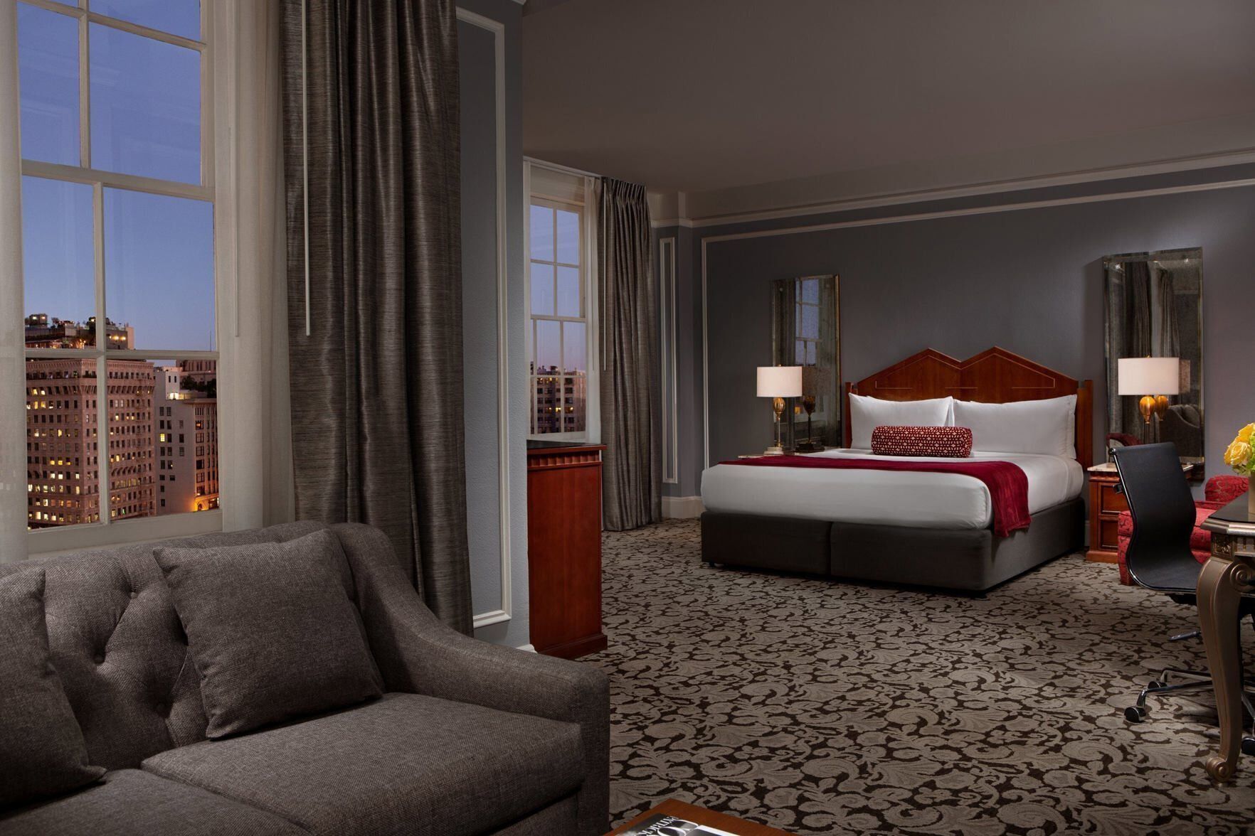 Hypo-allergenic bedding, down duvets, in-room safe, desk