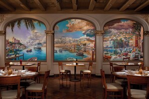 4 restaurants, breakfast served - The Biltmore Los Angeles (Los Angeles)