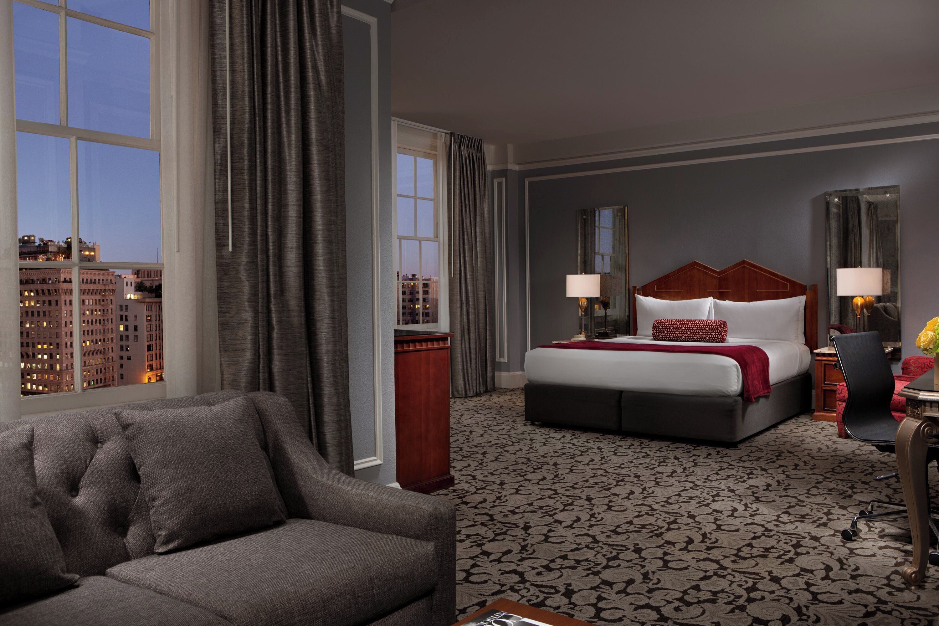 Studio Suite, 1 King Bed with Lounge Access | Hypo-allergenic bedding, down comforters, in-room safe, desk