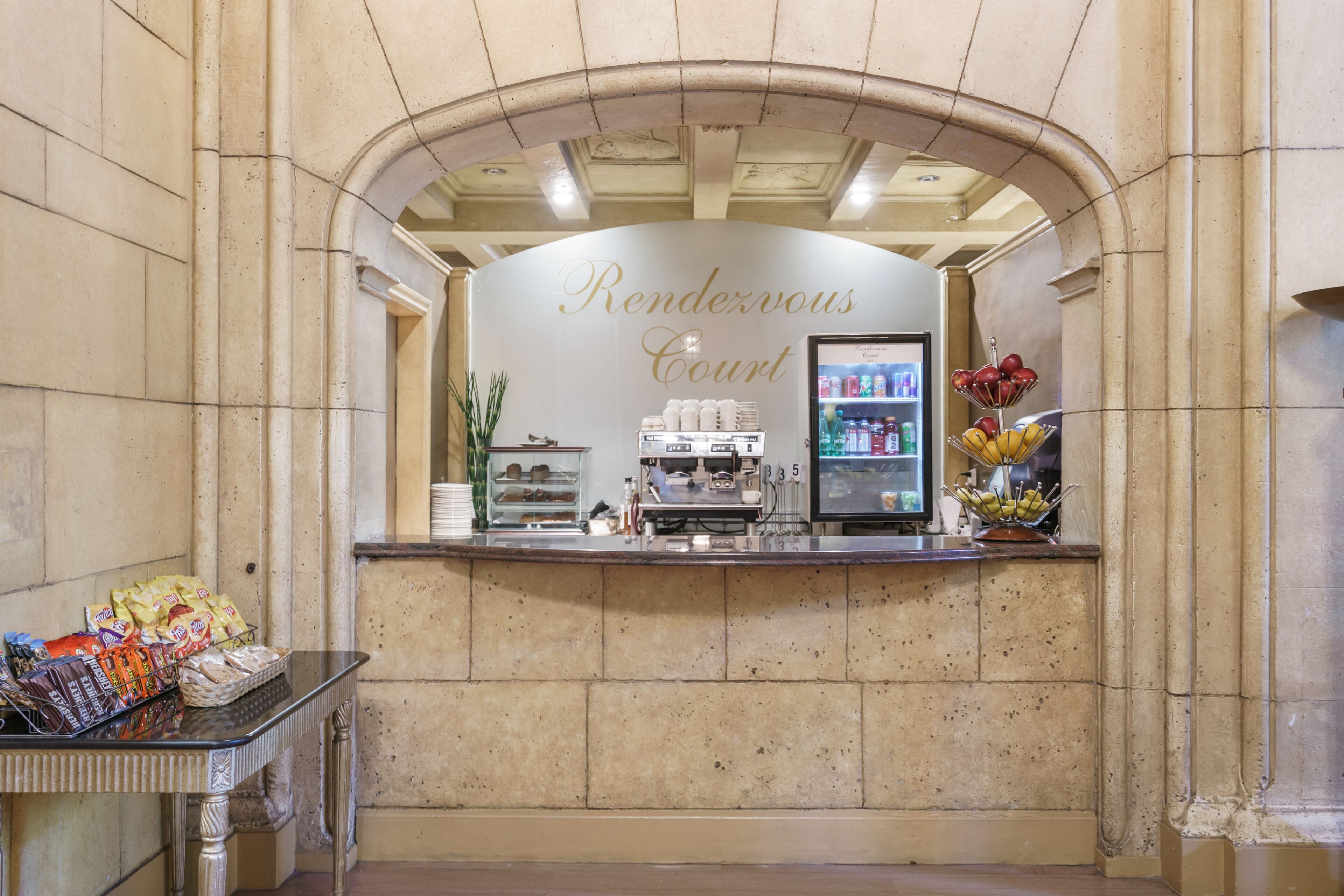 4 restaurants, breakfast served