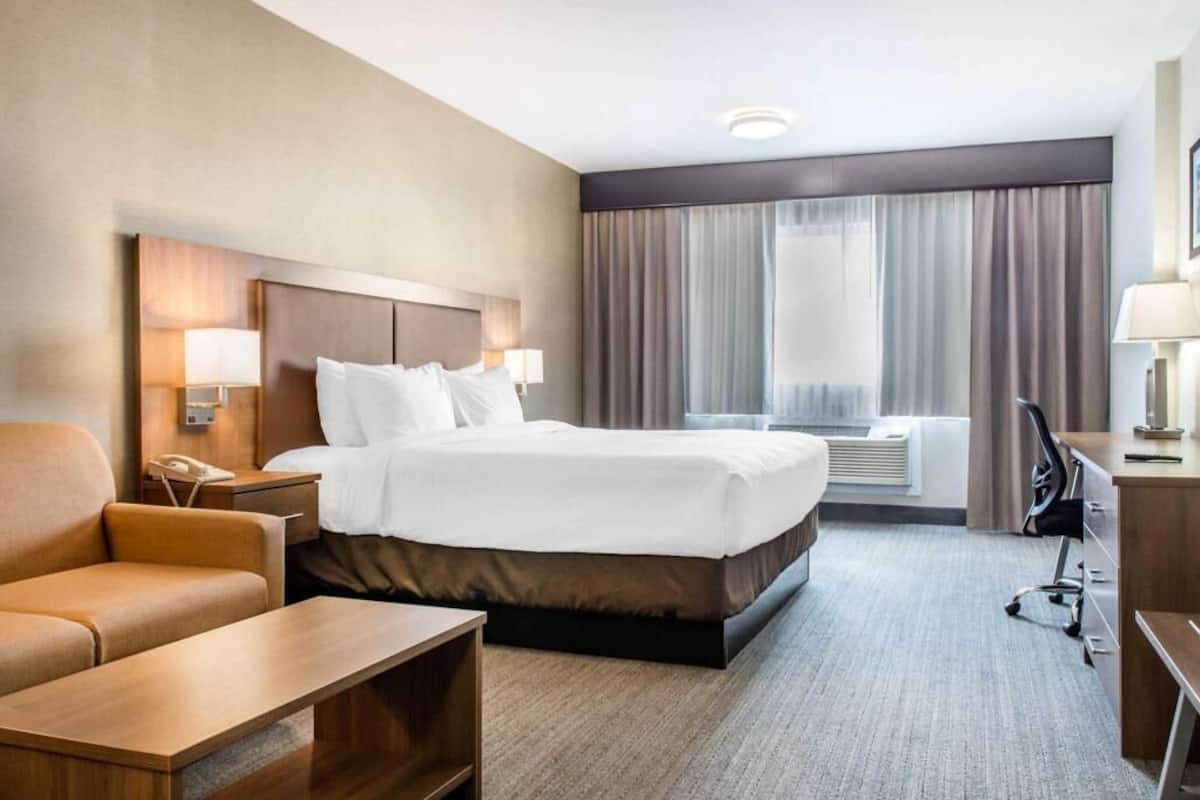 In-room safe, desk, iron/ironing board, free cots/infant beds