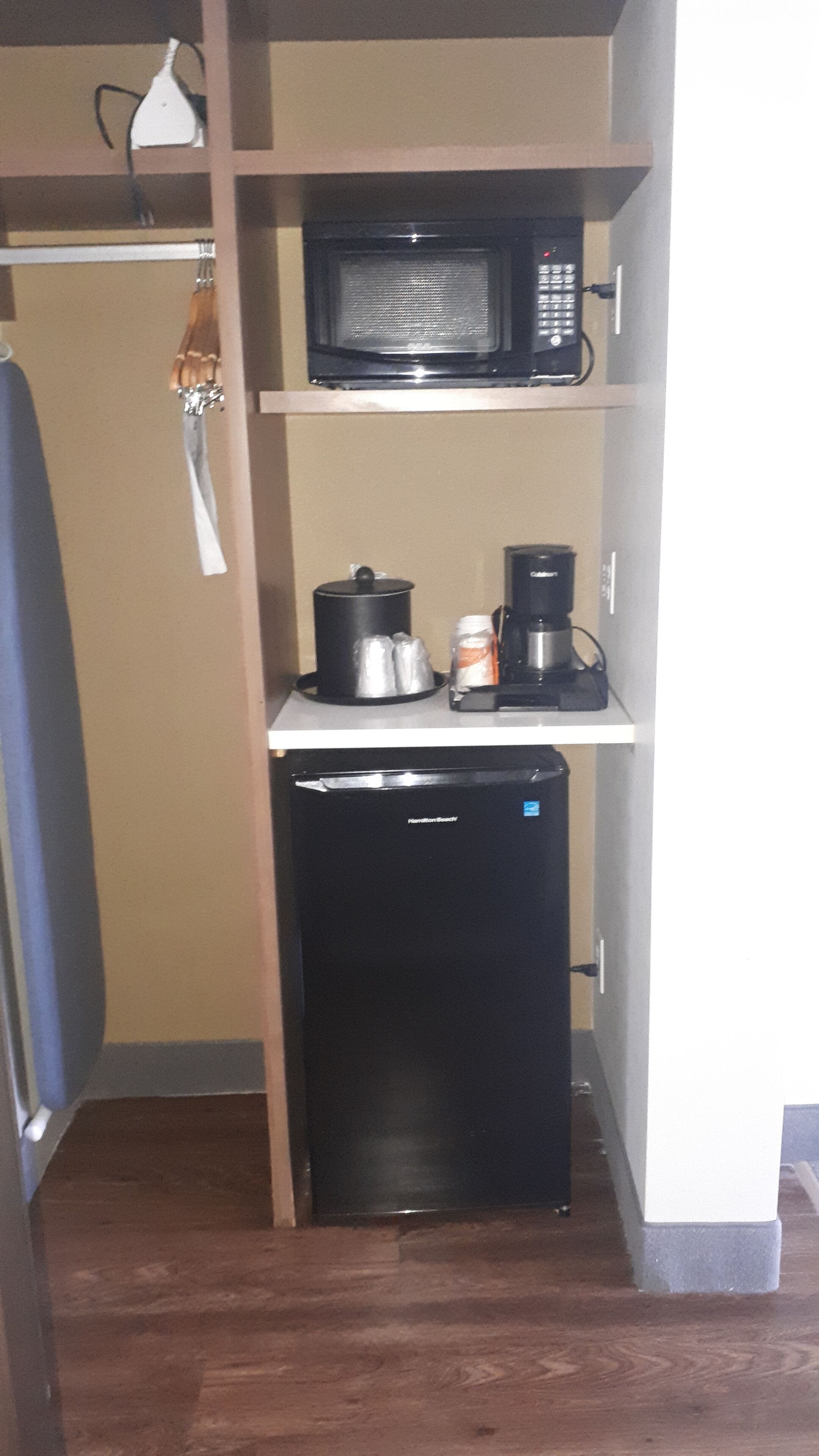 fridge, microwave, coffee/tea maker