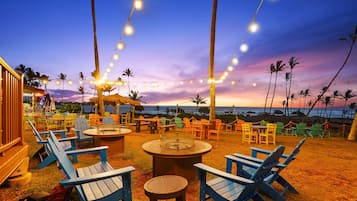 Blick auf den Pool, täglich geöffnet