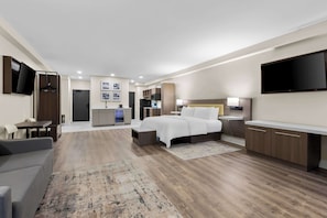 Suite, 1 King Bed, Non Smoking, Kitchen (Larger Room) | In-room safe, individually decorated, individually furnished, desk